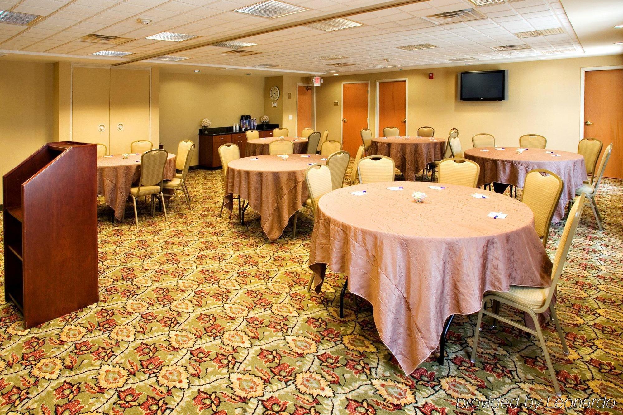 Holiday Inn Express & Suites Selma By Ihg Ανέσεις φωτογραφία