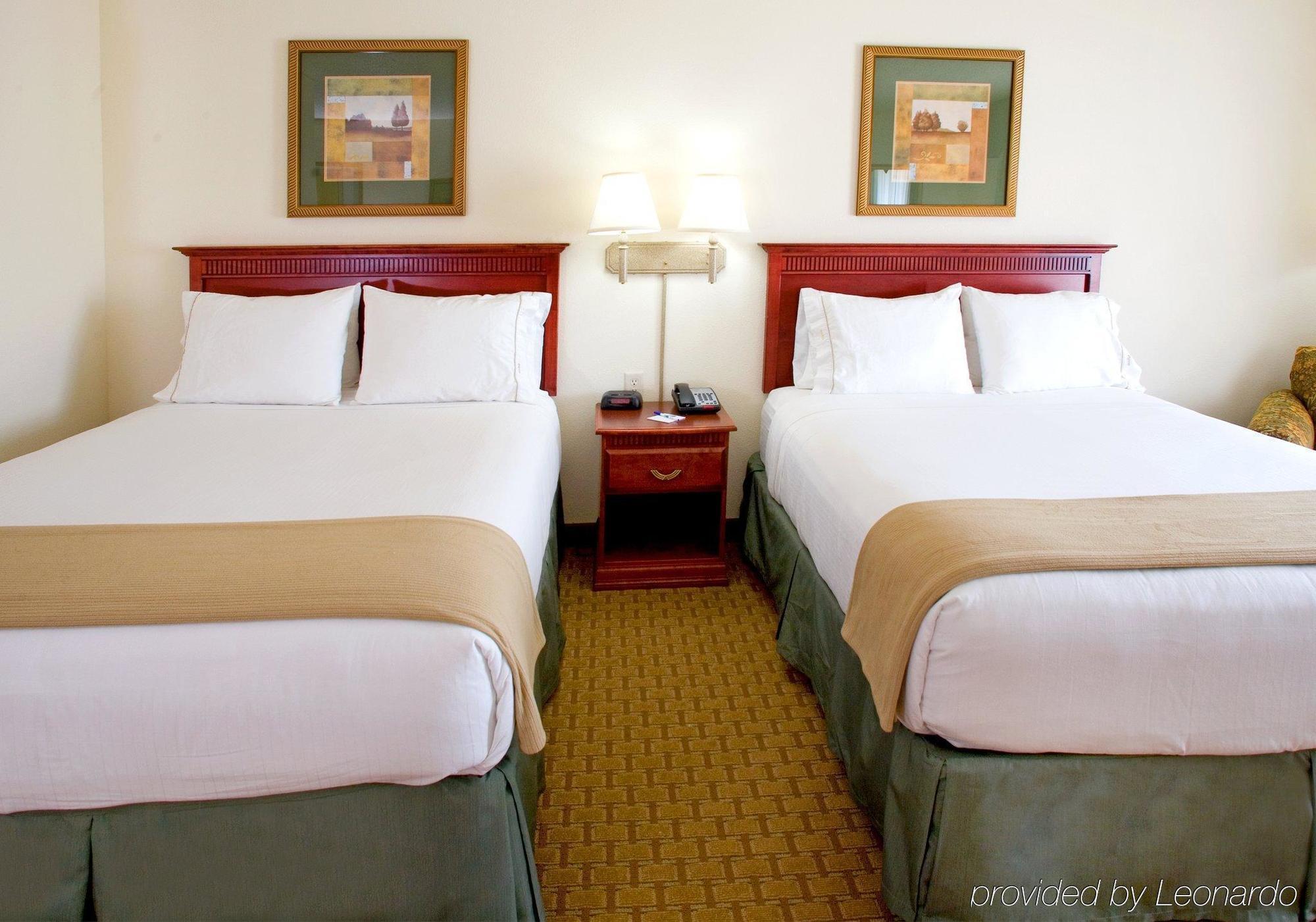 Holiday Inn Express & Suites Selma By Ihg Δωμάτιο φωτογραφία
