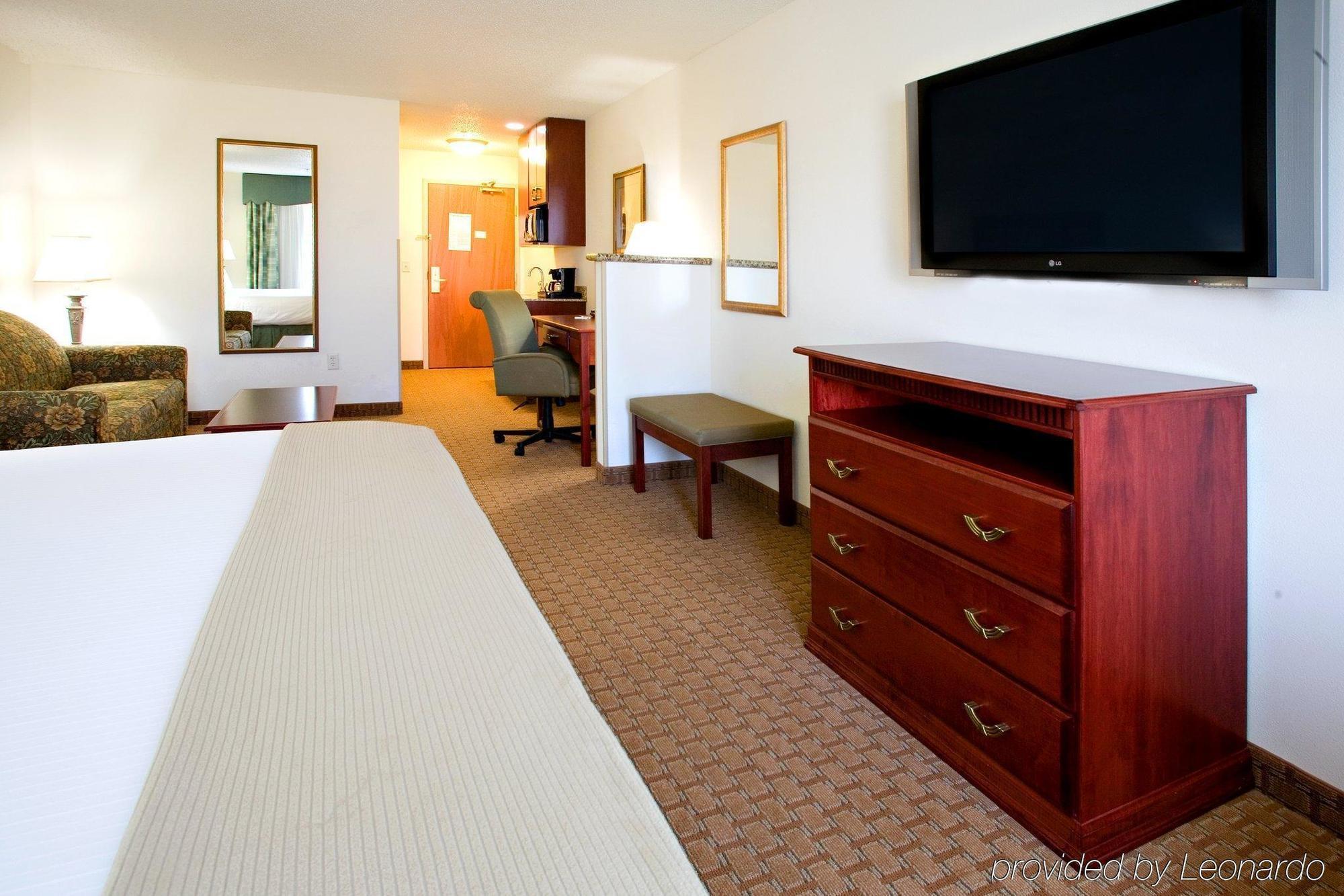 Holiday Inn Express & Suites Selma By Ihg Δωμάτιο φωτογραφία
