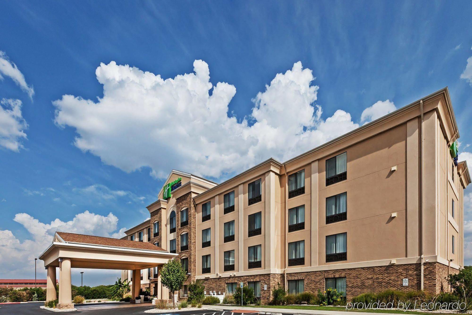 Holiday Inn Express & Suites Selma By Ihg Εξωτερικό φωτογραφία